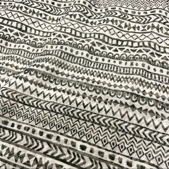 ๐3/$20๐ Striped Mixed Print Infinity Scarf Black White - Picture 3 of 6